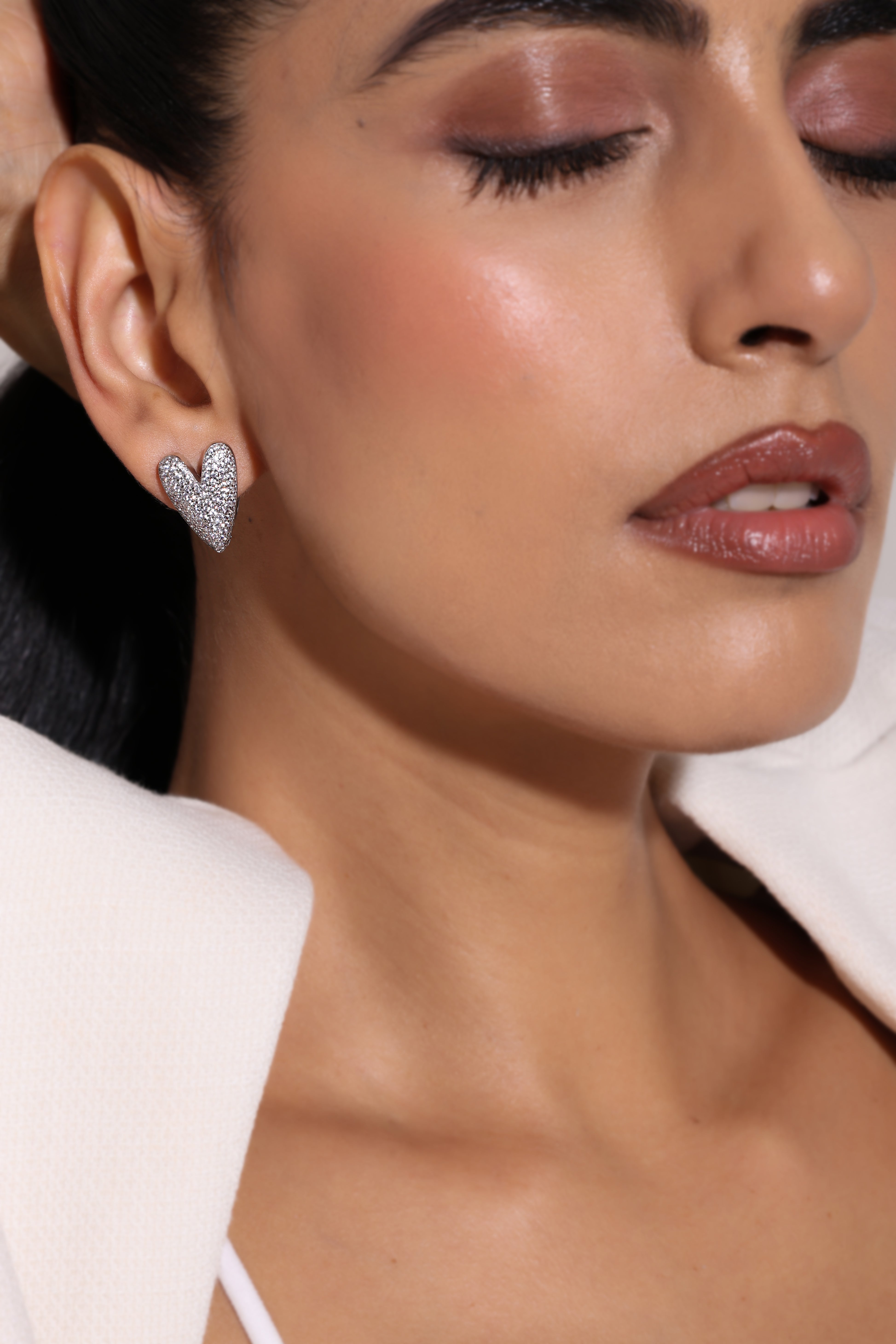 Bellessoraa Studs