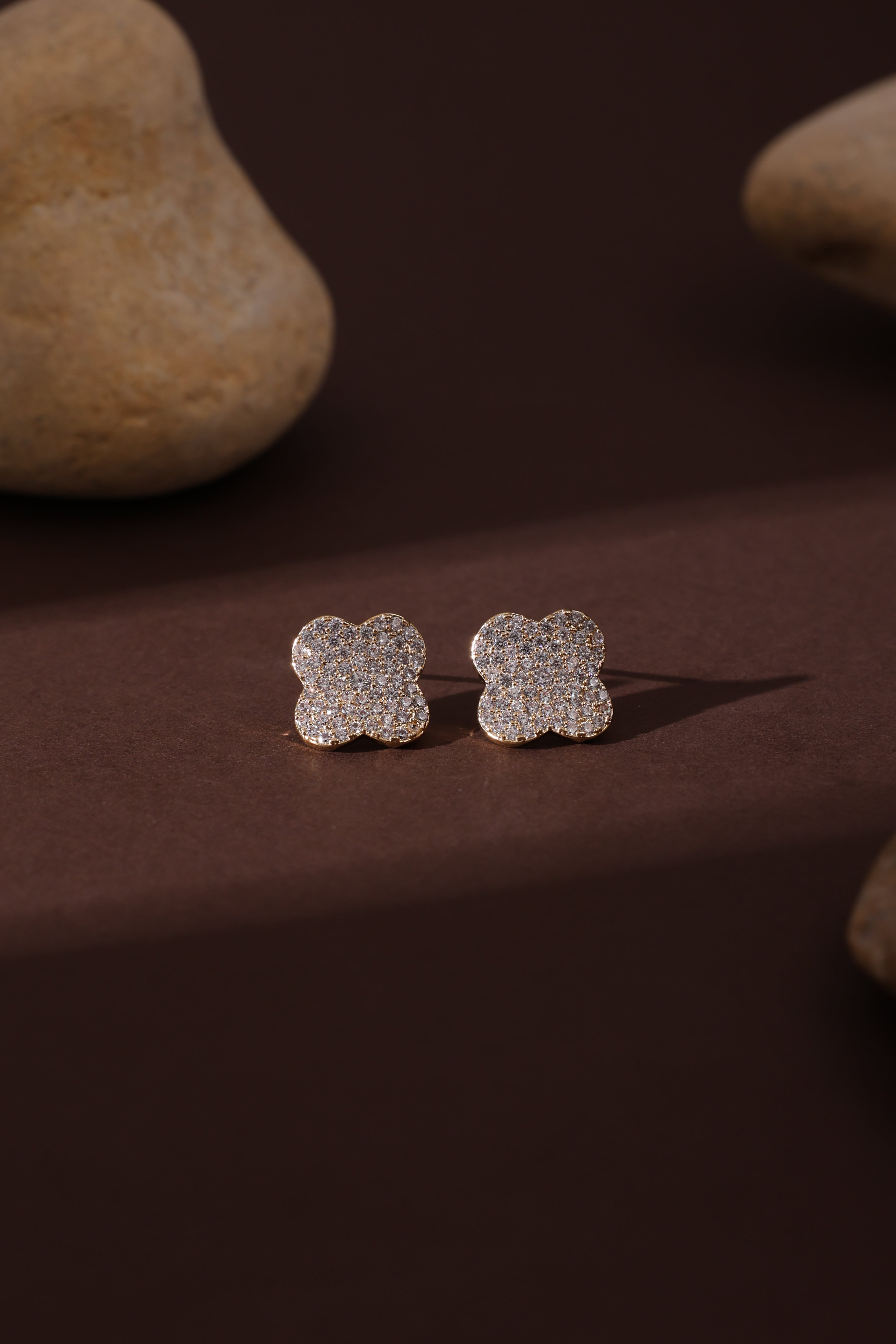 Isolde Studs