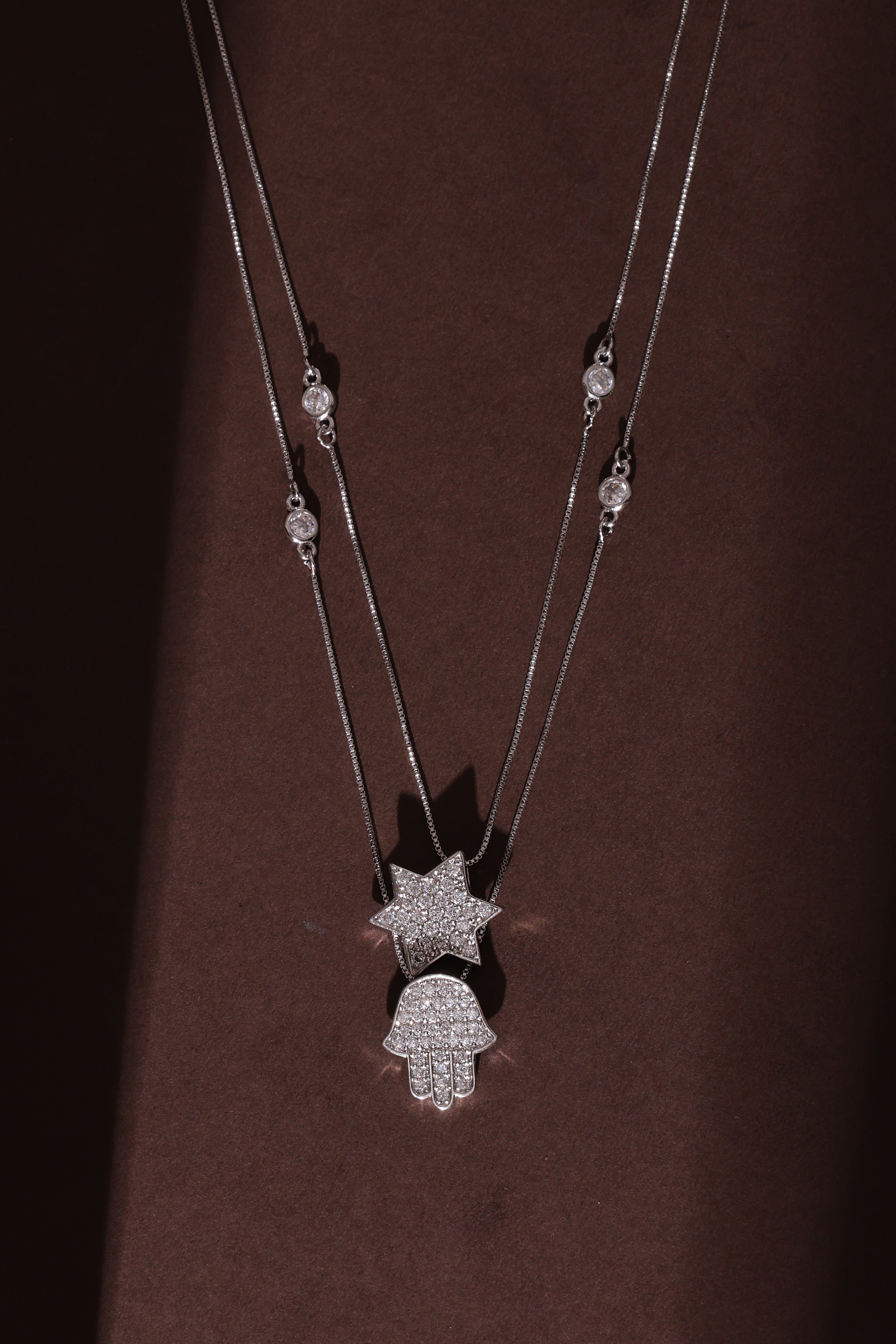 Aevon Neckchain