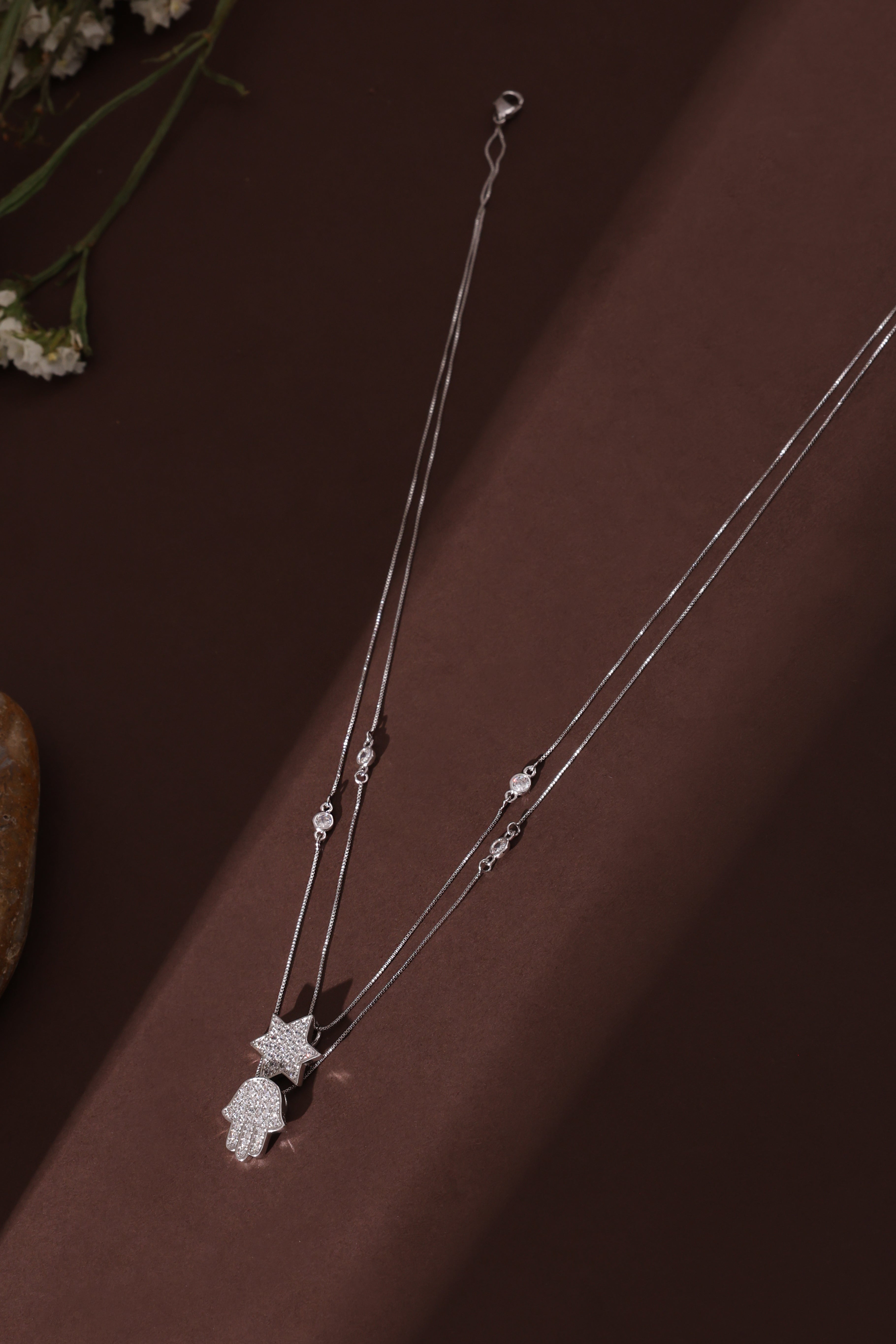 Aevon Neckchain