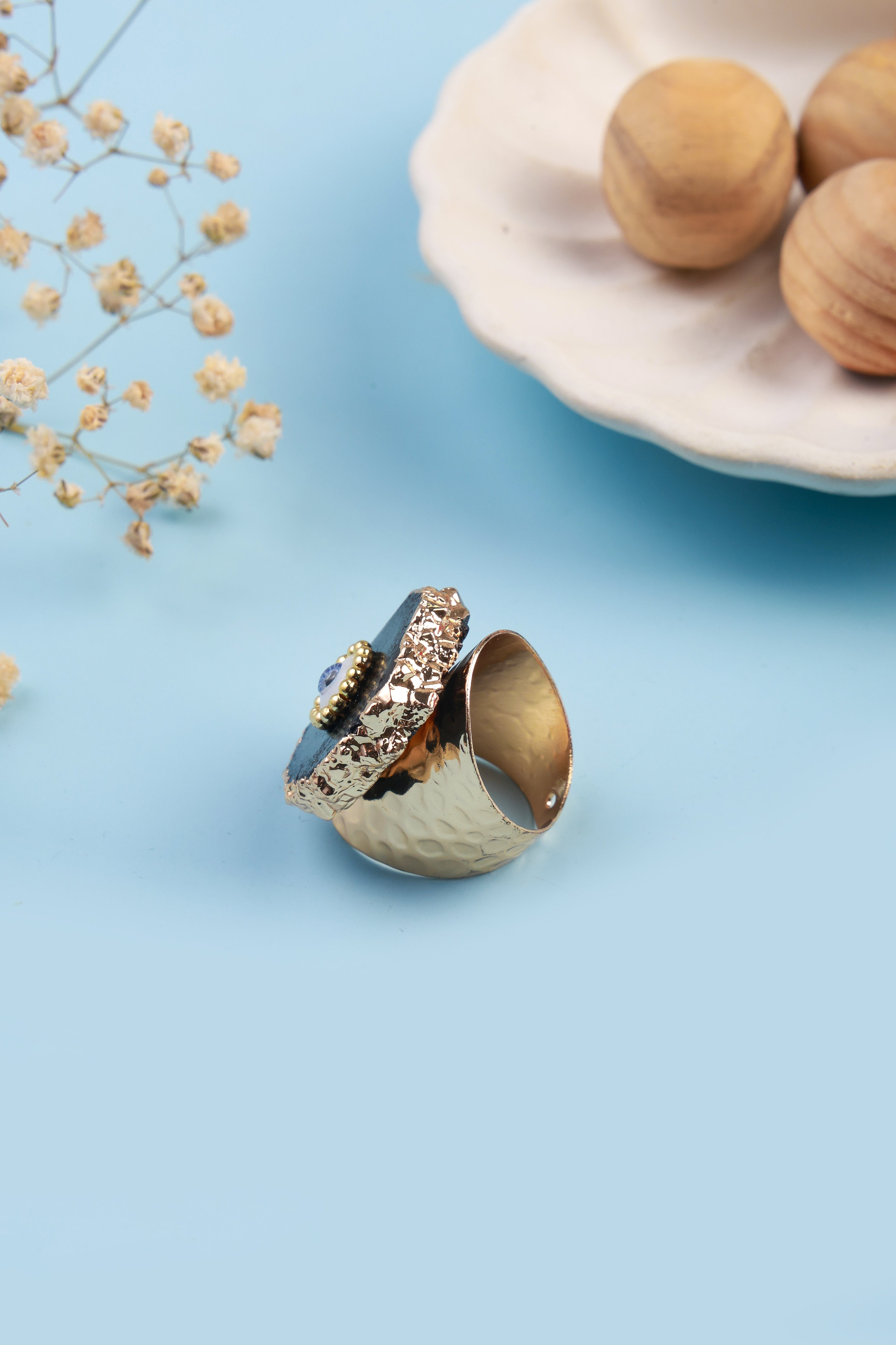 Eyora Black Ring