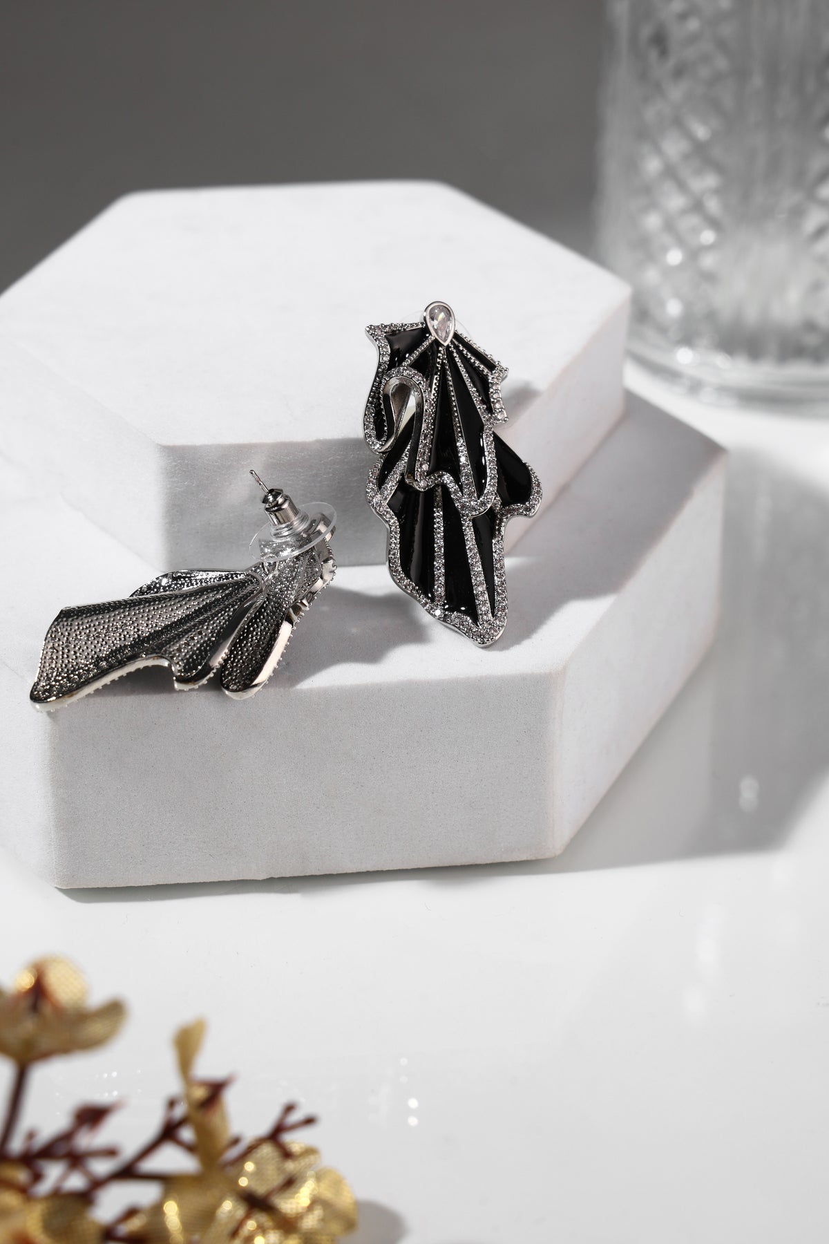 Noirelle Art Deco Leaf Stud Earrings