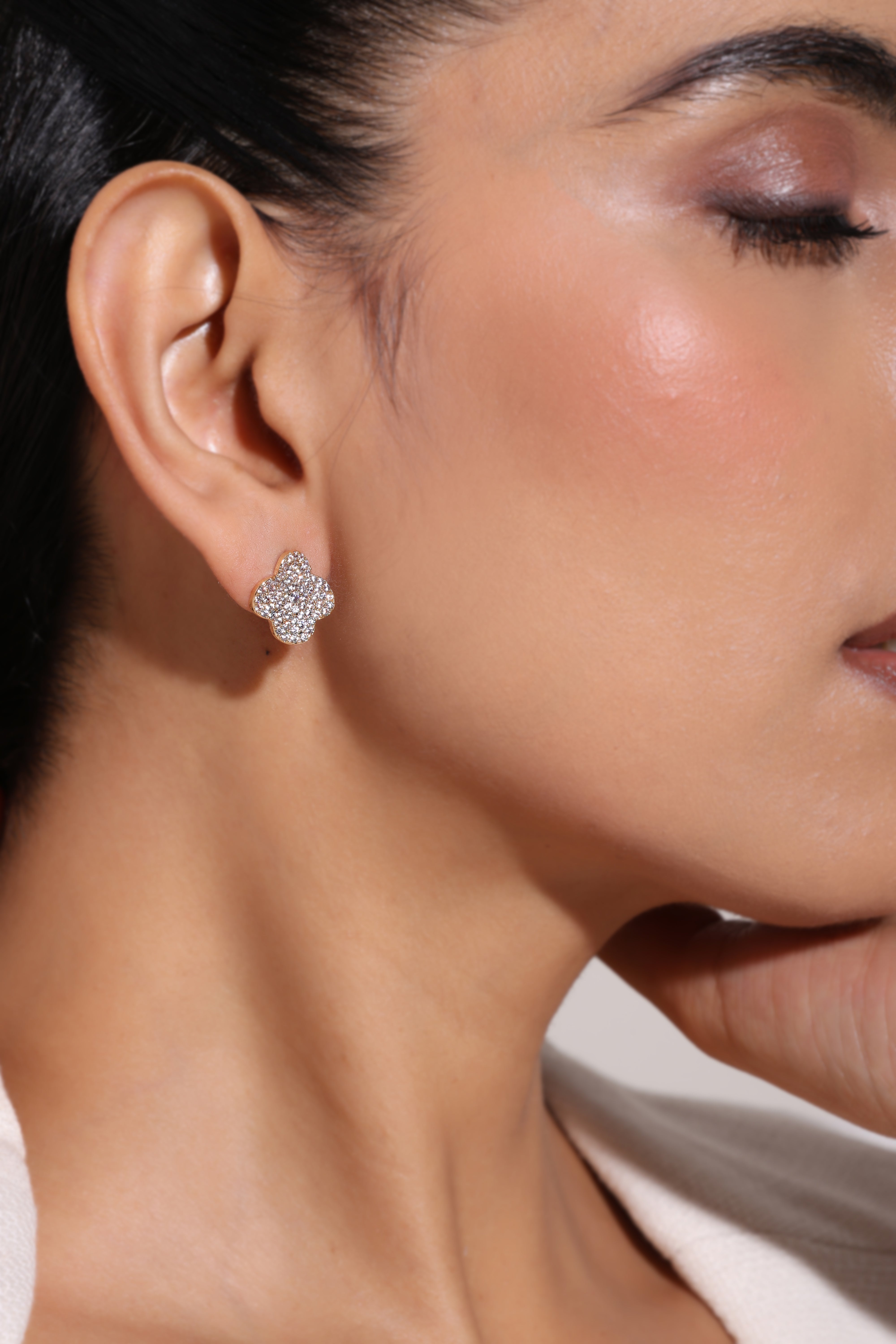 Isolde Studs