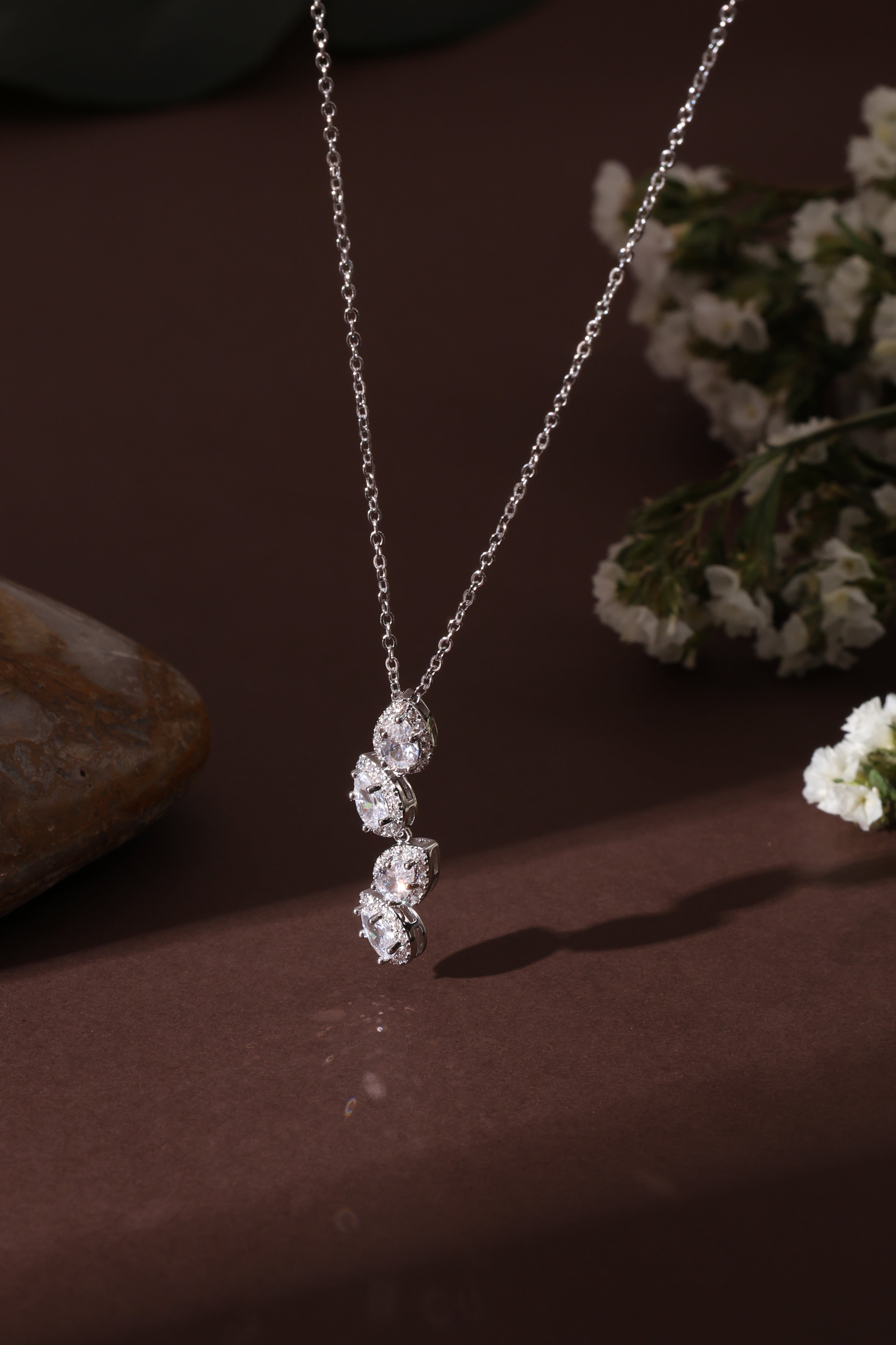 Monvane Neckchain