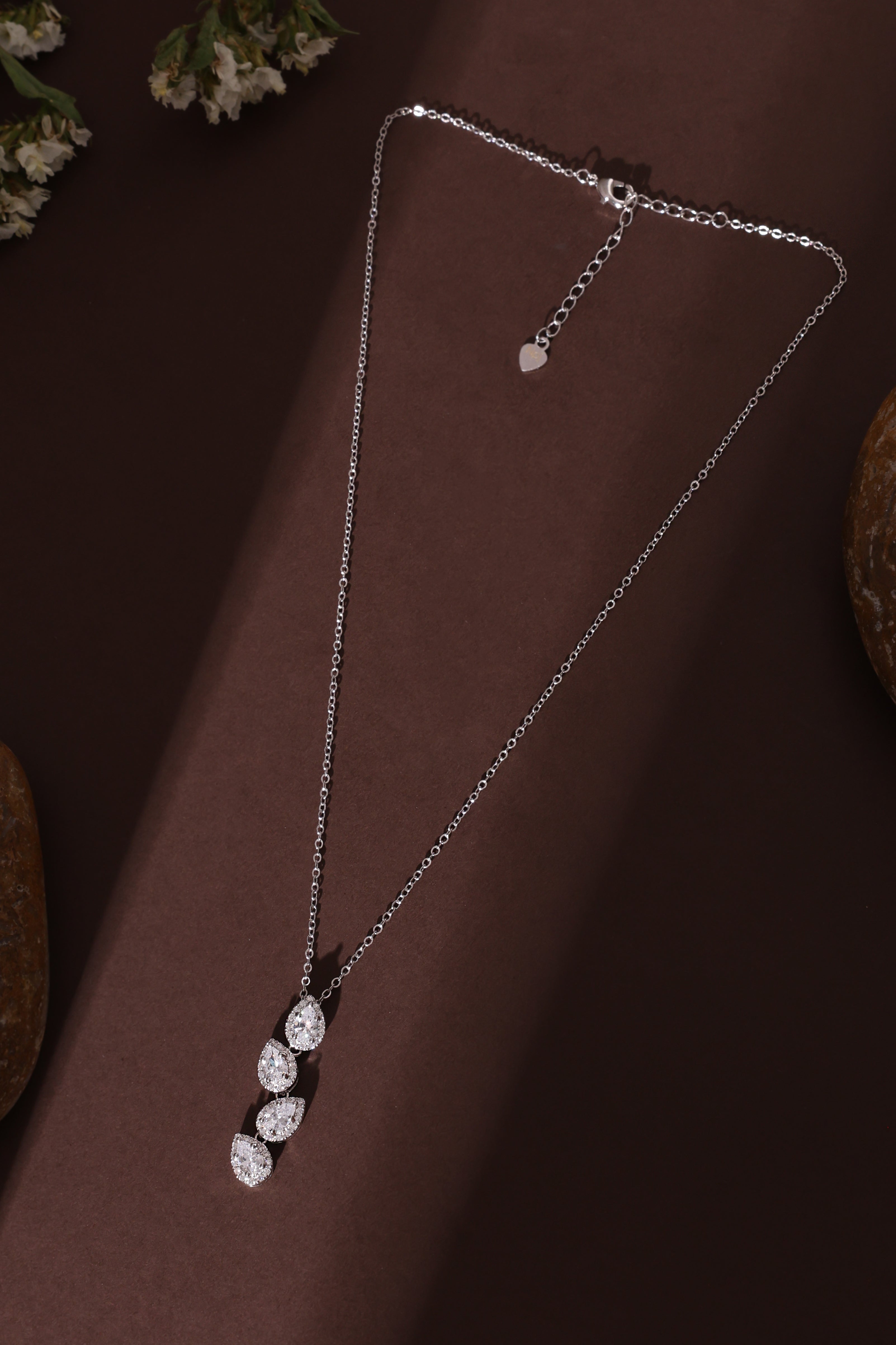 Monvane Neckchain