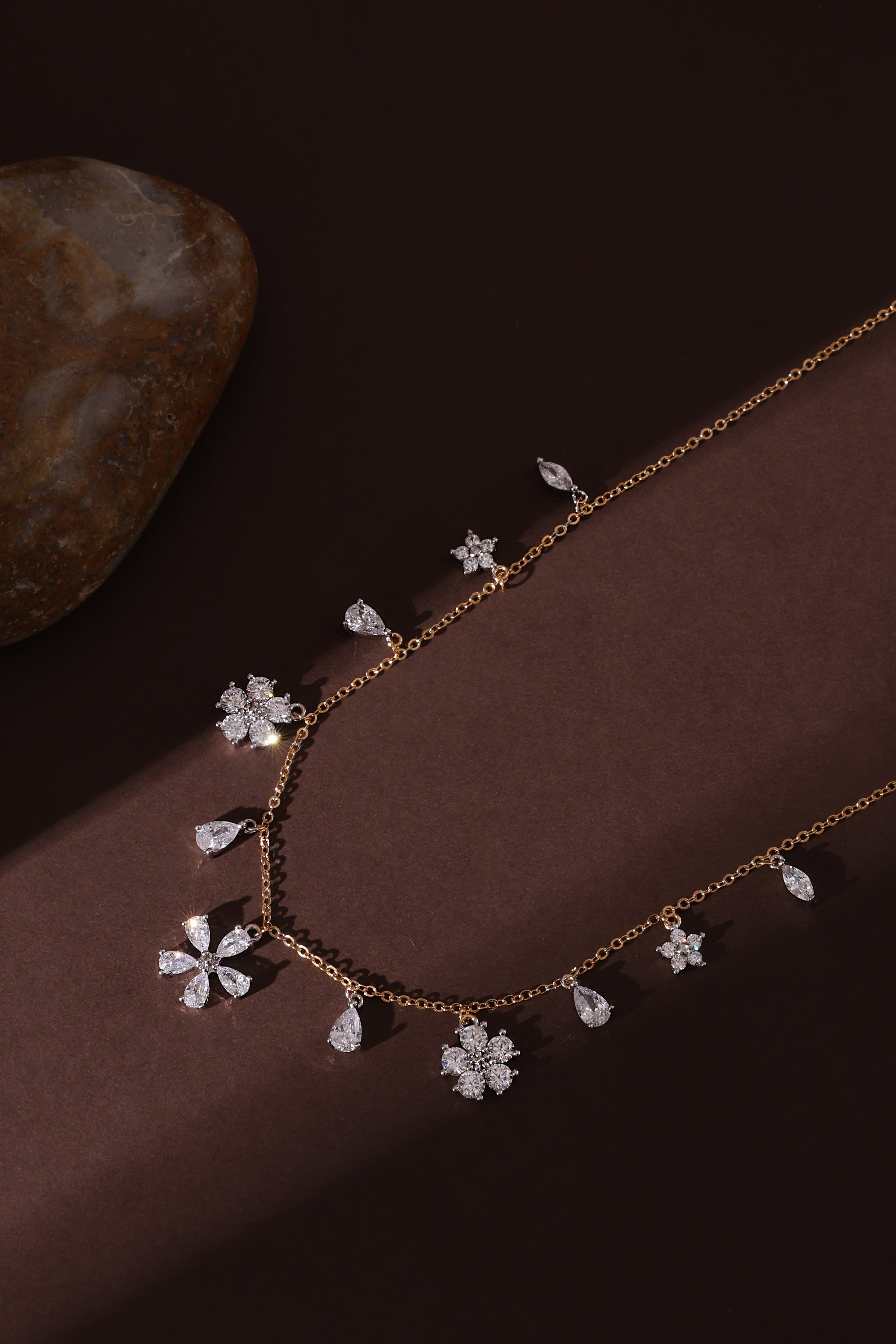 Arvique Neckchain