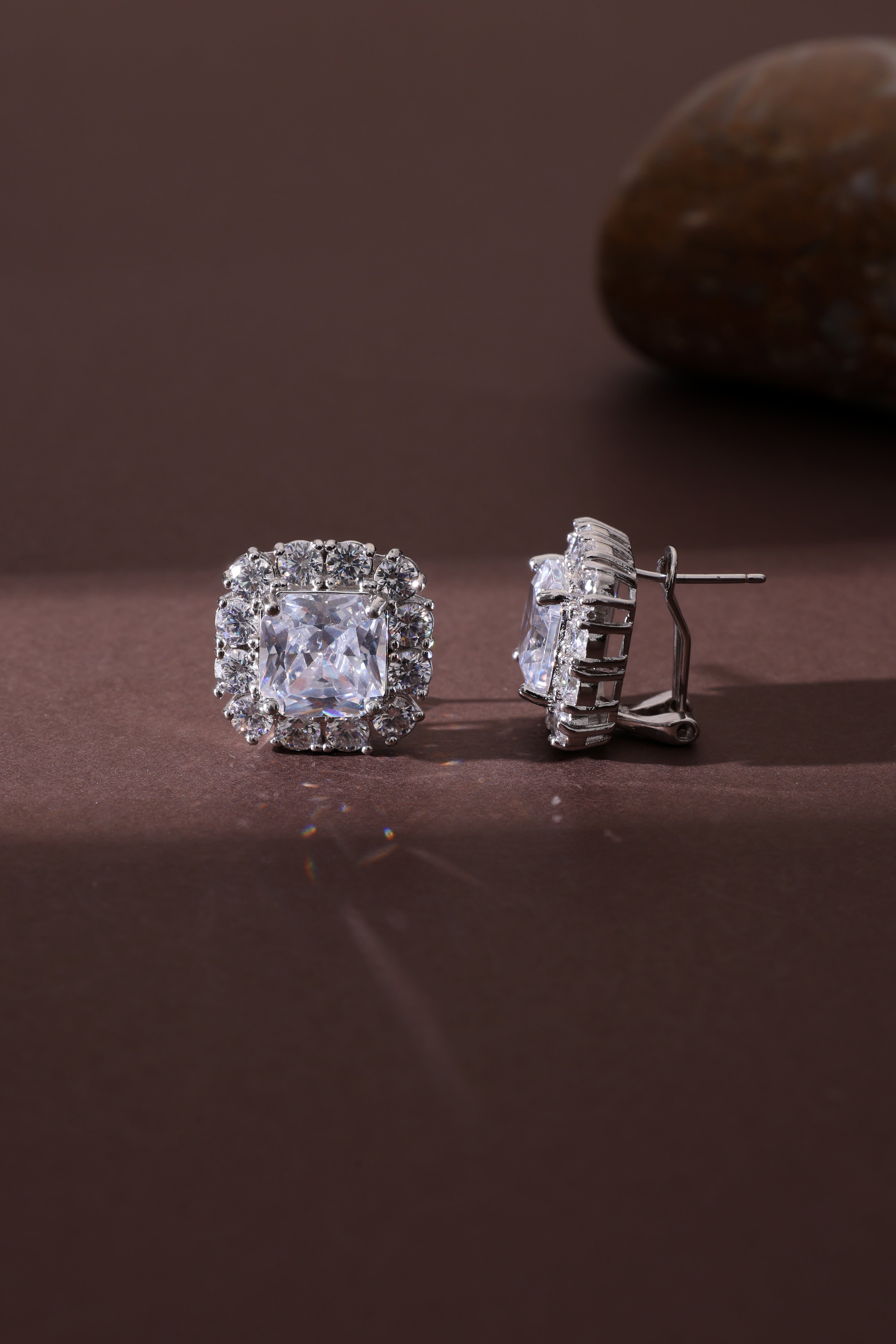 Lavinia Studs